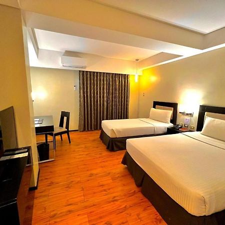 Mallberry Suites Business Hotel Cagayan de Oro Kültér fotó