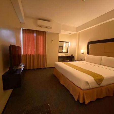 Mallberry Suites Business Hotel Cagayan de Oro Kültér fotó