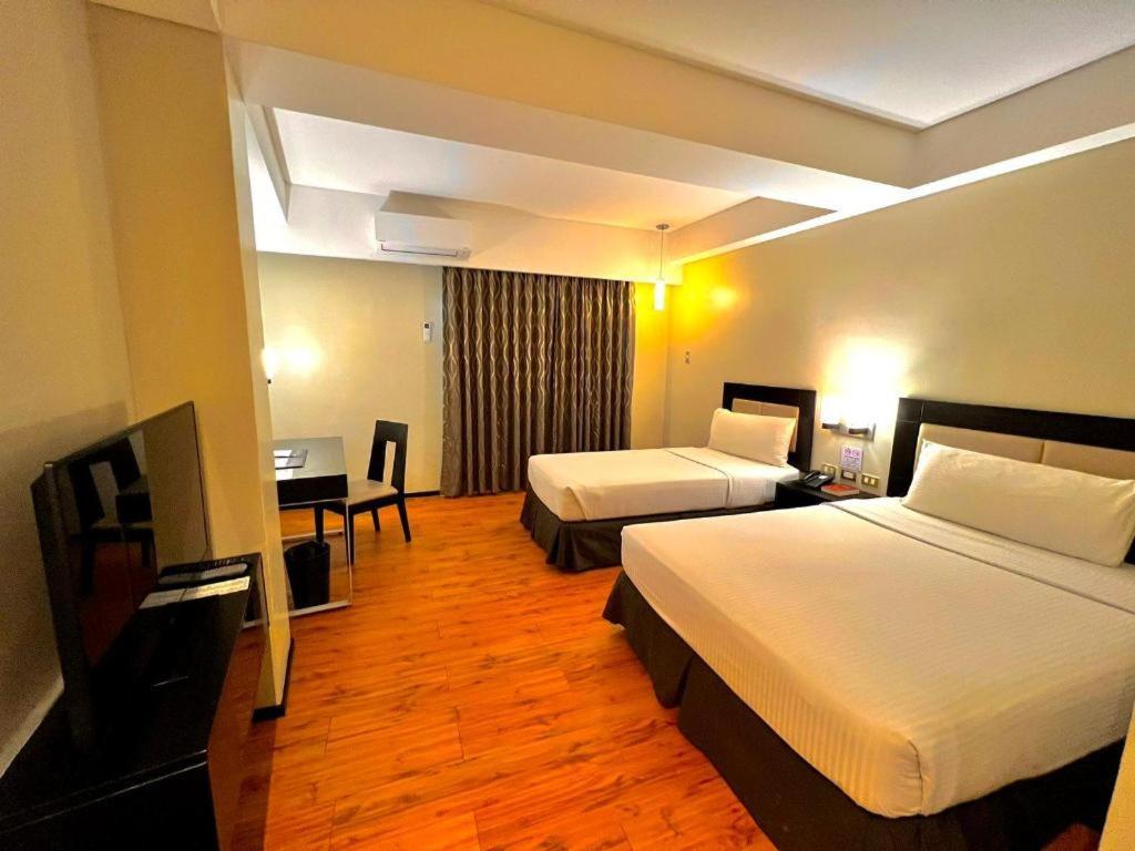 Mallberry Suites Business Hotel Cagayan de Oro Kültér fotó