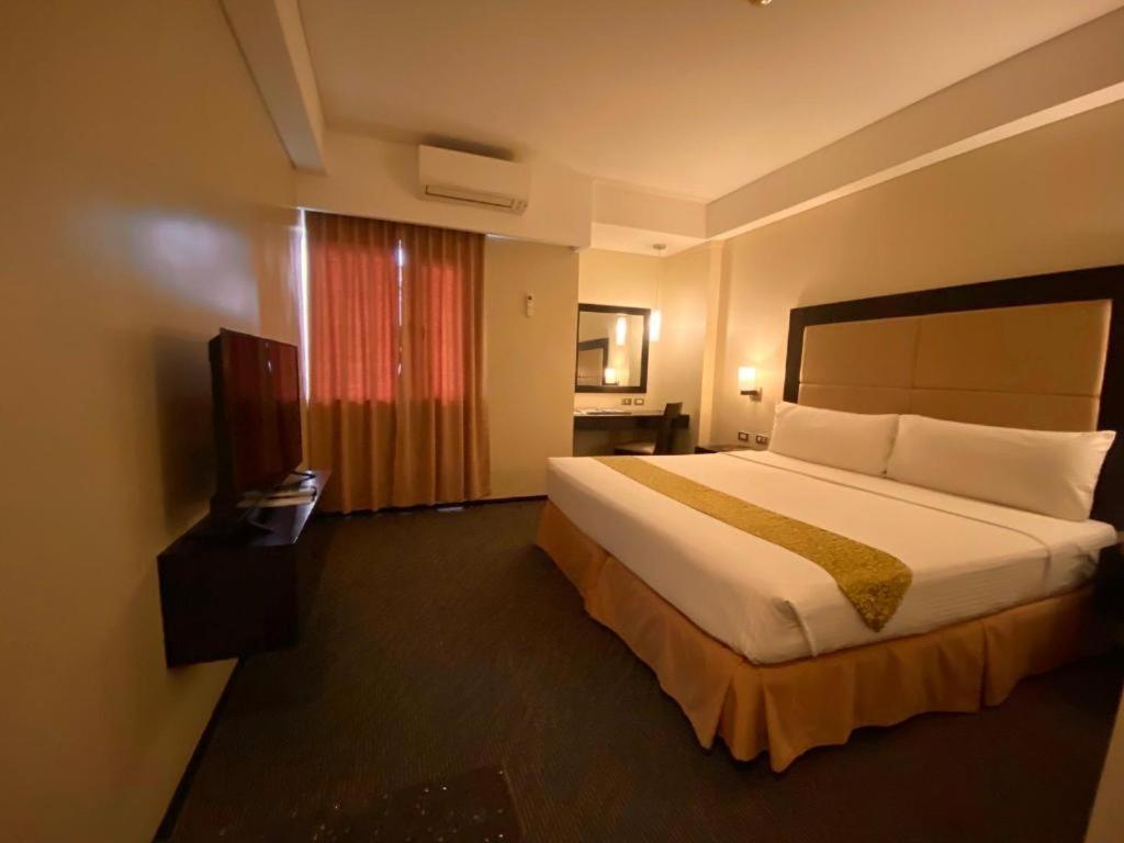 Mallberry Suites Business Hotel Cagayan de Oro Kültér fotó