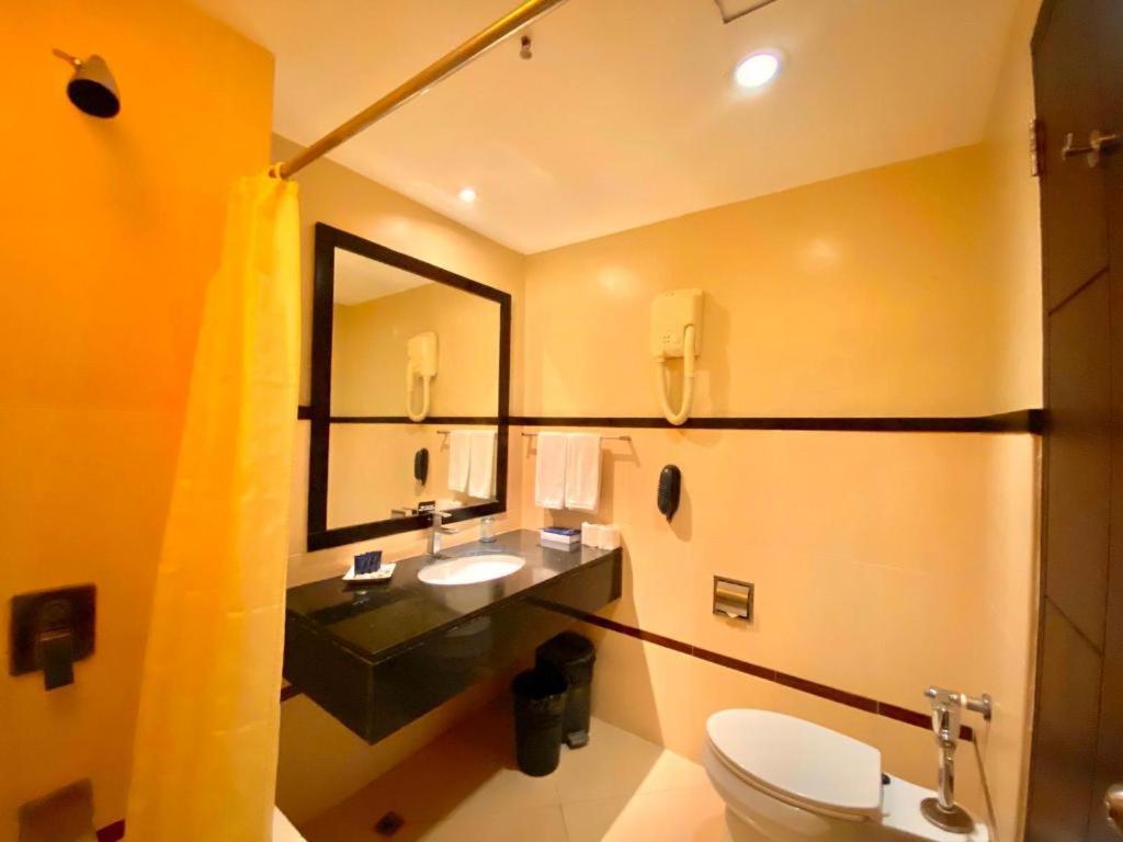 Mallberry Suites Business Hotel Cagayan de Oro Kültér fotó