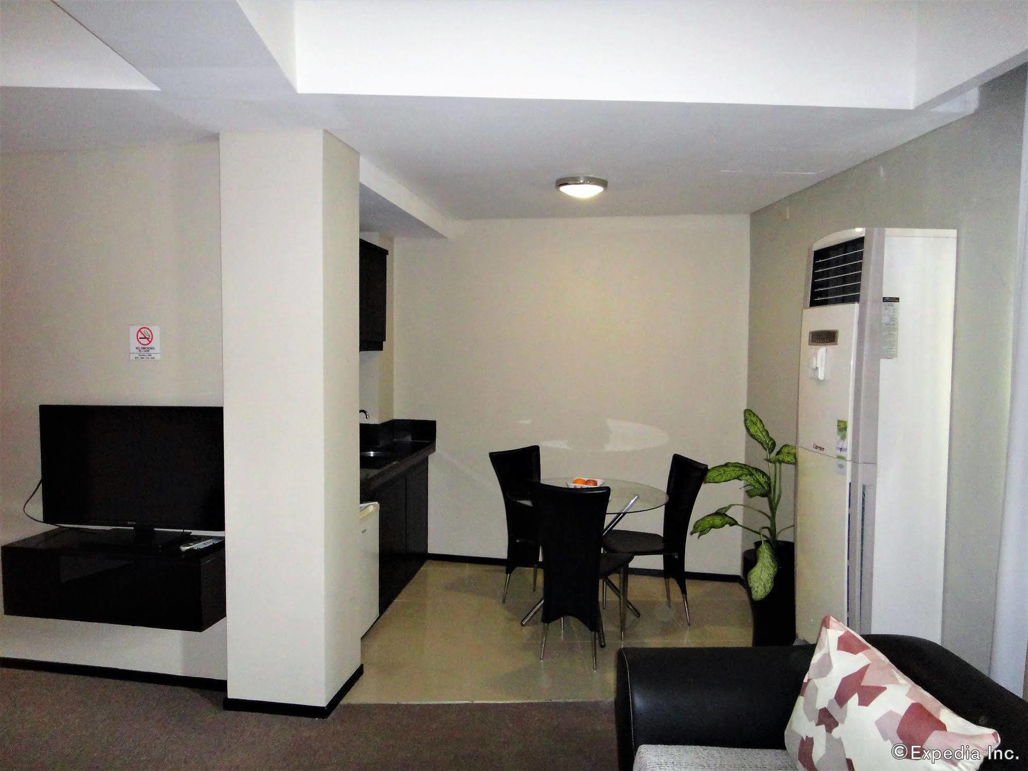 Mallberry Suites Business Hotel Cagayan de Oro Kültér fotó