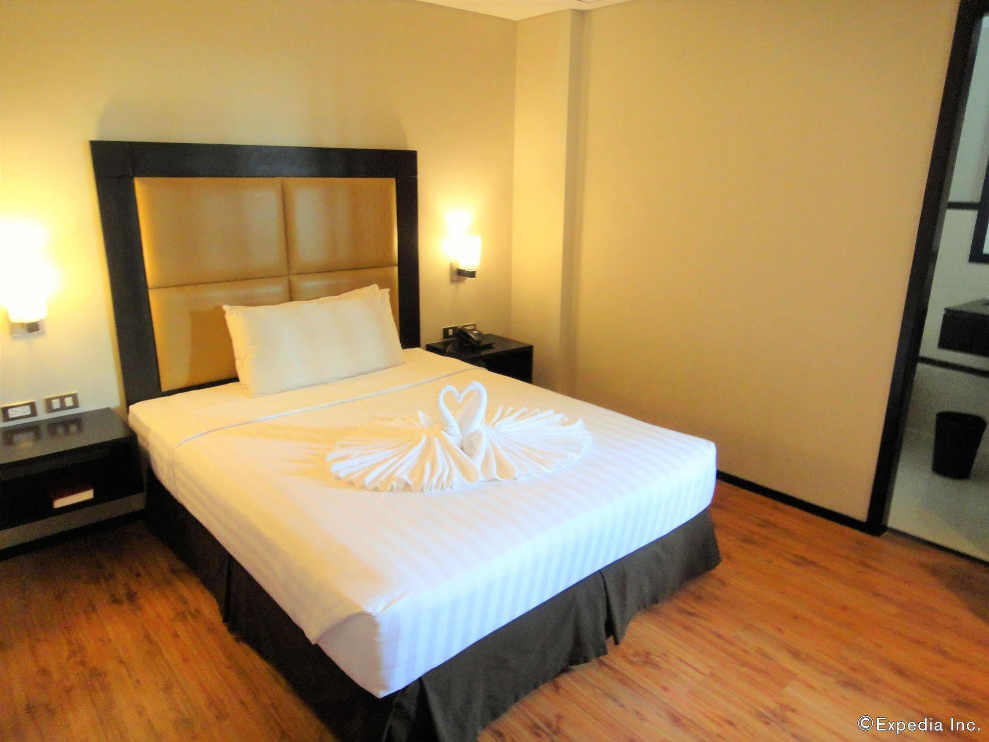 Mallberry Suites Business Hotel Cagayan de Oro Kültér fotó