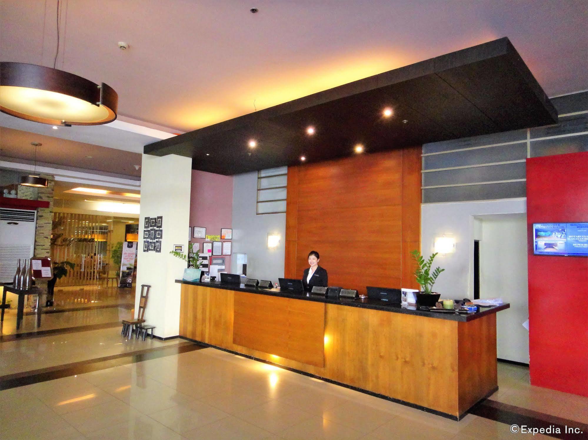 Mallberry Suites Business Hotel Cagayan de Oro Kültér fotó