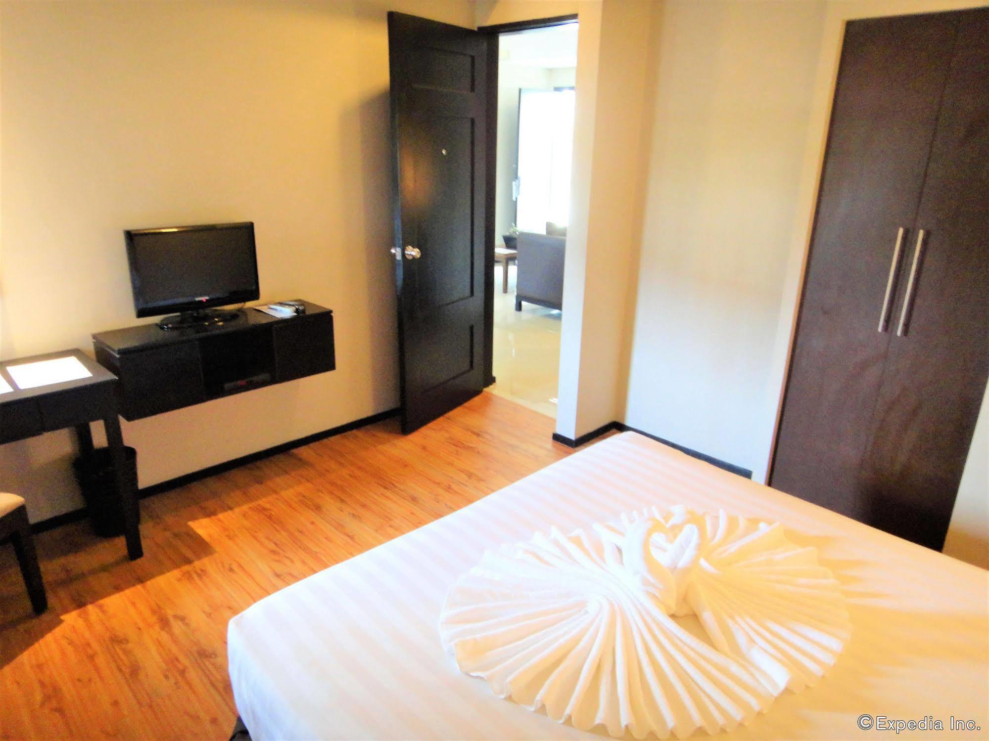 Mallberry Suites Business Hotel Cagayan de Oro Kültér fotó